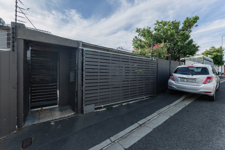 3 Bedroom Property for Sale in Vredehoek Western Cape